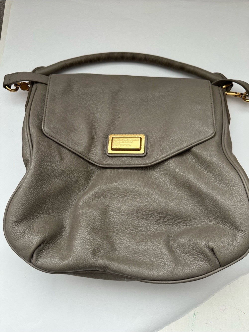 Marc by Marc Jacobs Taupe Pebbled Leather Shoulder Bag with Gold Plaque